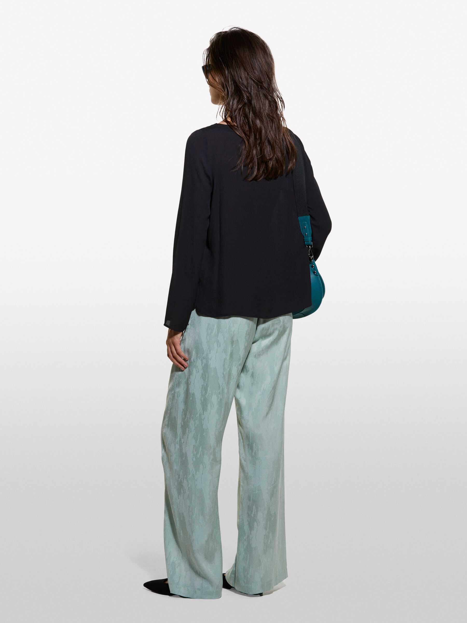 BLOUSE &Gamma;&upsilon;&nu;&alpha;&iota;&kappa;&epsilon;ί&alpha; image number null