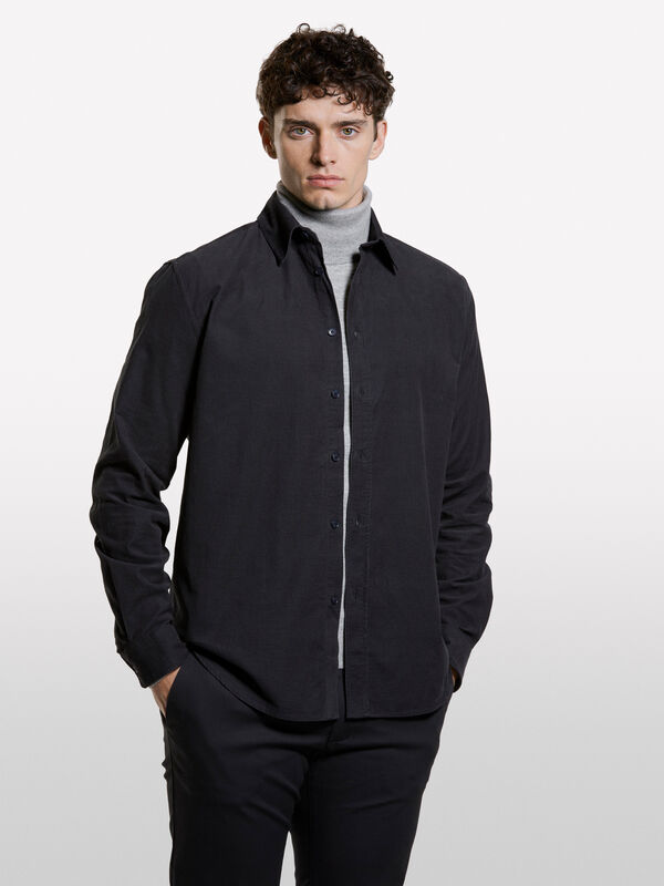 Πουκάμισο γκρι σκούρο από βελούδο με ριπ ύφανση - πουκάμισα regular ανδρικά | Sisley