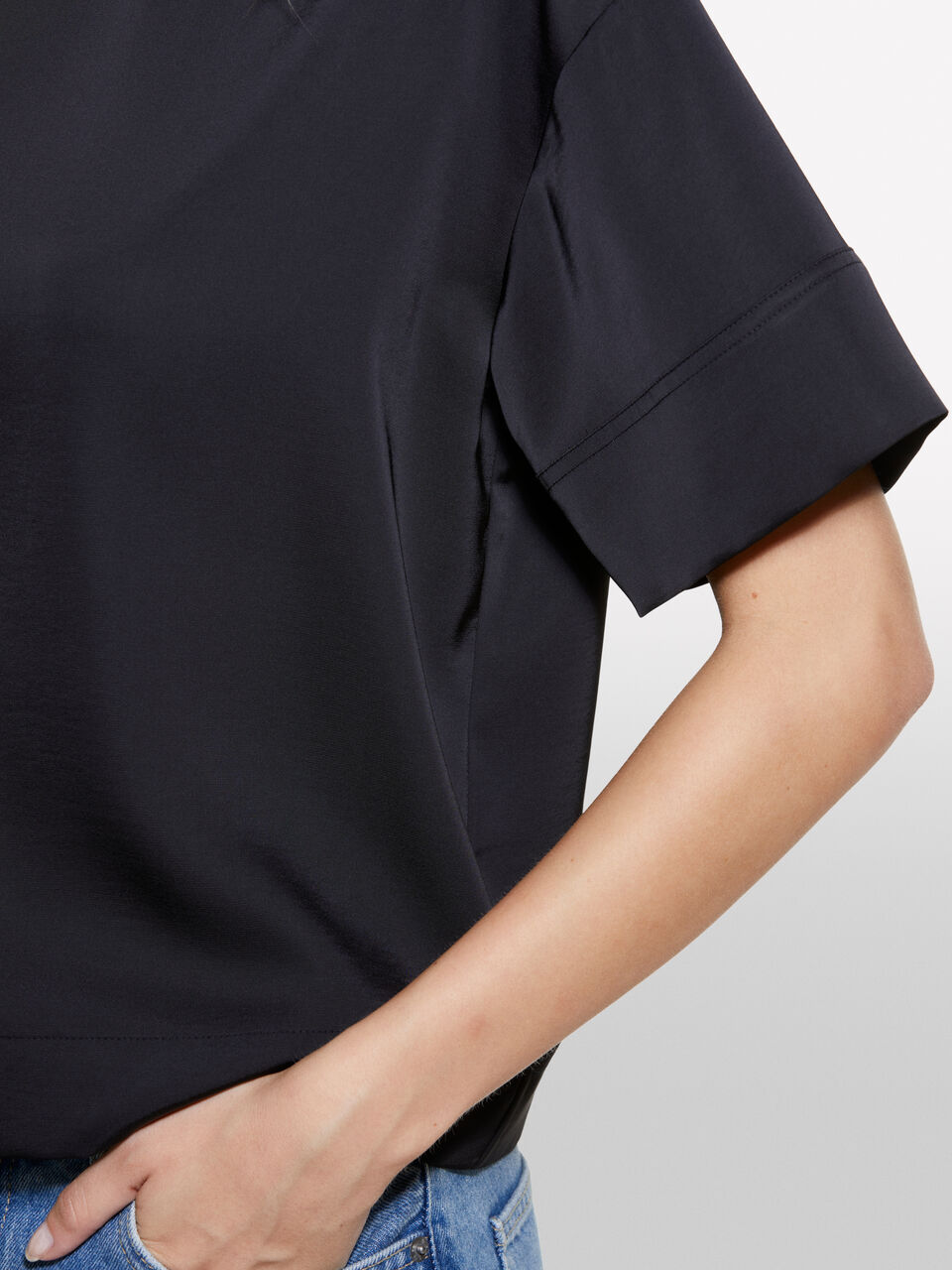 BLOUSE &Gamma;&upsilon;&nu;&alpha;&iota;&kappa;&epsilon;ί&alpha; image number null