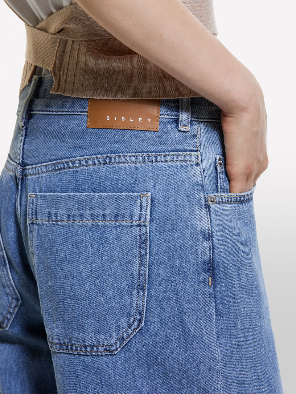 TROUSERS &Gamma;&upsilon;&nu;&alpha;&iota;&kappa;&epsilon;ί&alpha; image number null