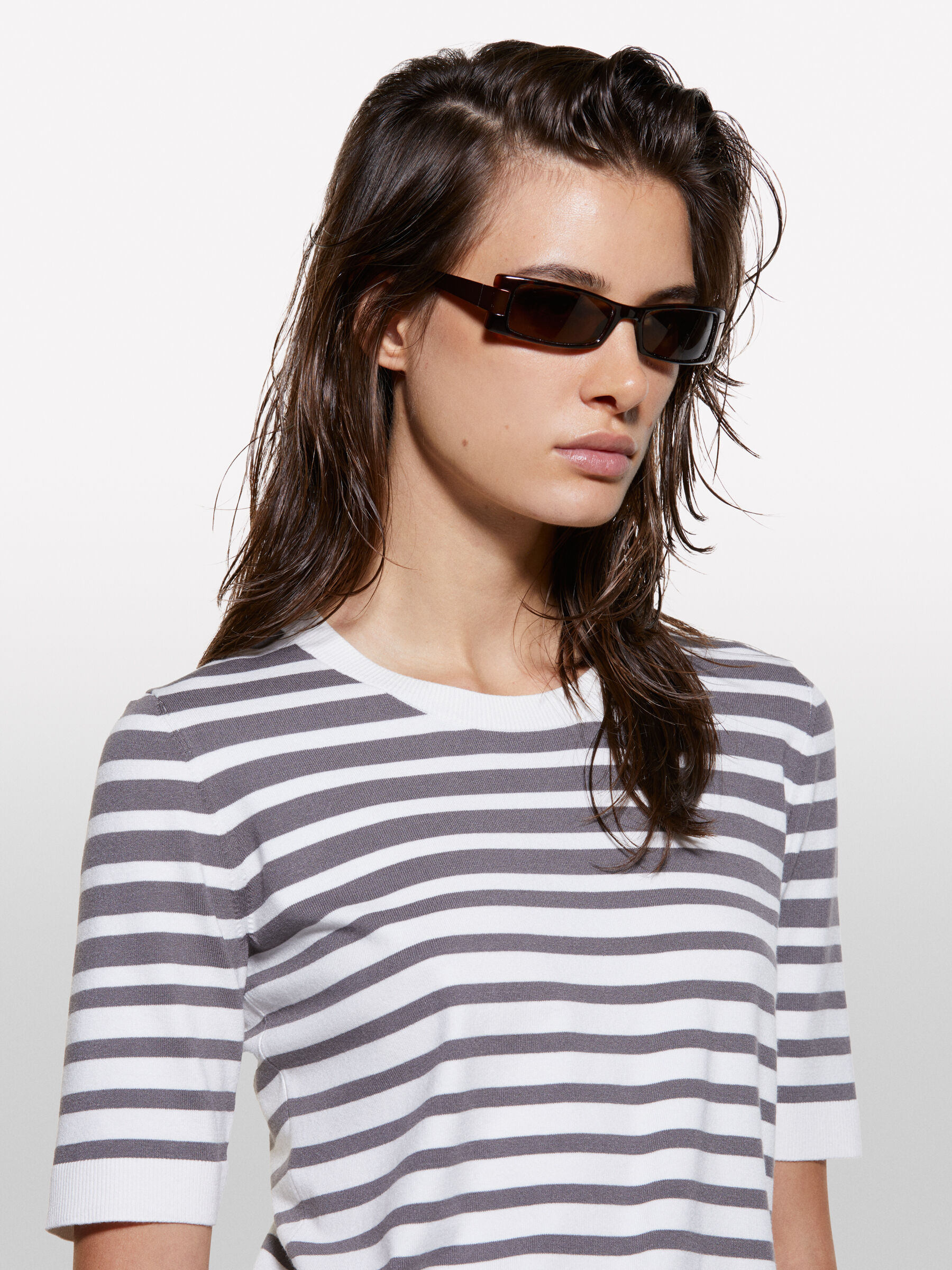 SWEATER &Gamma;&upsilon;&nu;&alpha;&iota;&kappa;&epsilon;ί&alpha; image number null