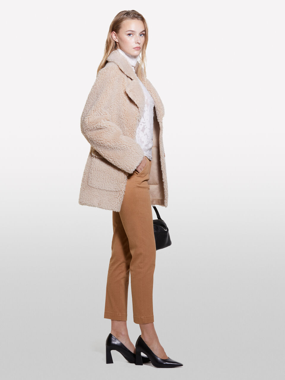 TROUSERS &Gamma;&upsilon;&nu;&alpha;&iota;&kappa;&epsilon;ί&alpha; image number null