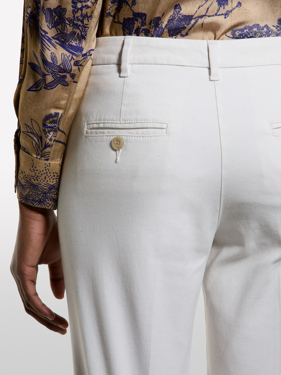 TROUSERS &Gamma;&upsilon;&nu;&alpha;&iota;&kappa;&epsilon;ί&alpha; image number null