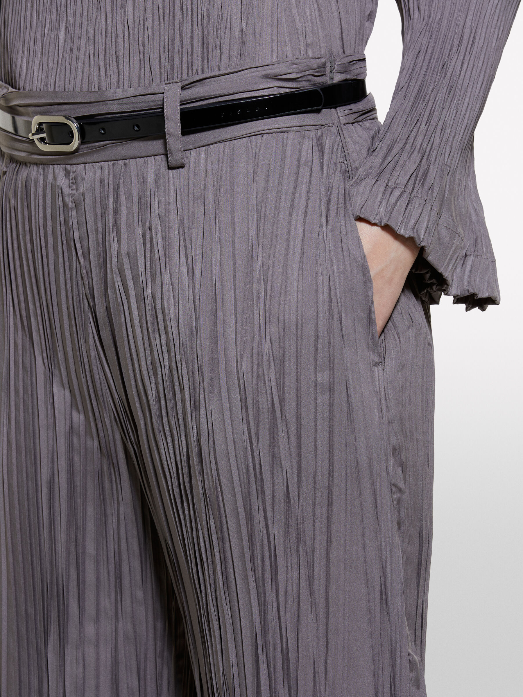 TROUSERS &Gamma;&upsilon;&nu;&alpha;&iota;&kappa;&epsilon;ί&alpha; image number null