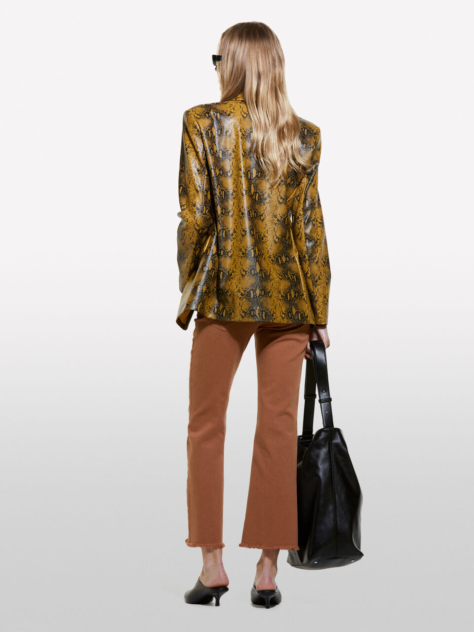 TROUSERS &Gamma;&upsilon;&nu;&alpha;&iota;&kappa;&epsilon;ί&alpha; image number null