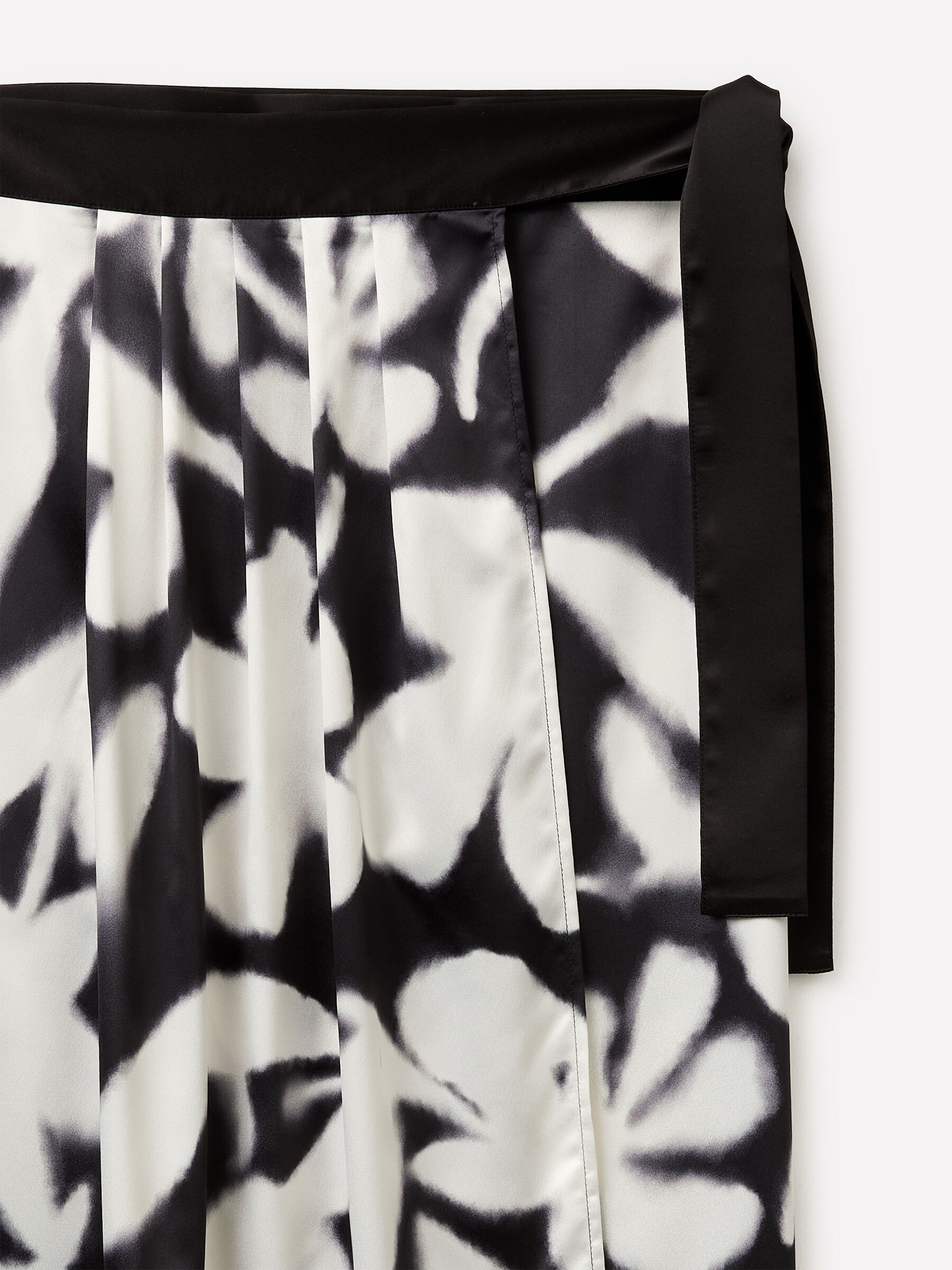 PAREO - SHAWLS &Gamma;&upsilon;&nu;&alpha;&iota;&kappa;&epsilon;ί&alpha; image number null