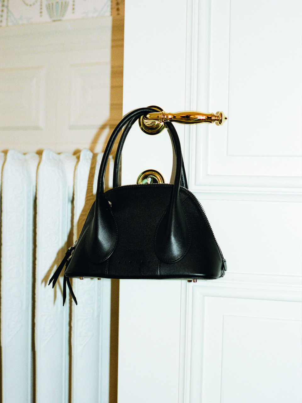 BAG &Gamma;&upsilon;&nu;&alpha;&iota;&kappa;&epsilon;ί&alpha; image number null