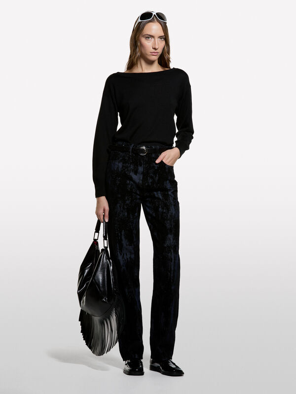 Μπλούζα μαύρη με λαιμόκοψη χαμόγελο - μπλούζες με λαιμόκοψη χαμόγελο γυναικείες | Sisley