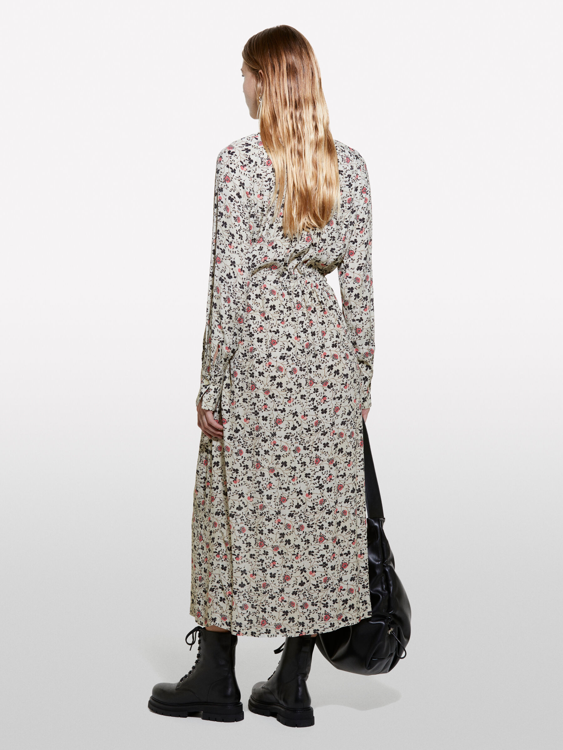 DRESS &Gamma;&upsilon;&nu;&alpha;&iota;&kappa;&epsilon;ί&alpha; image number null