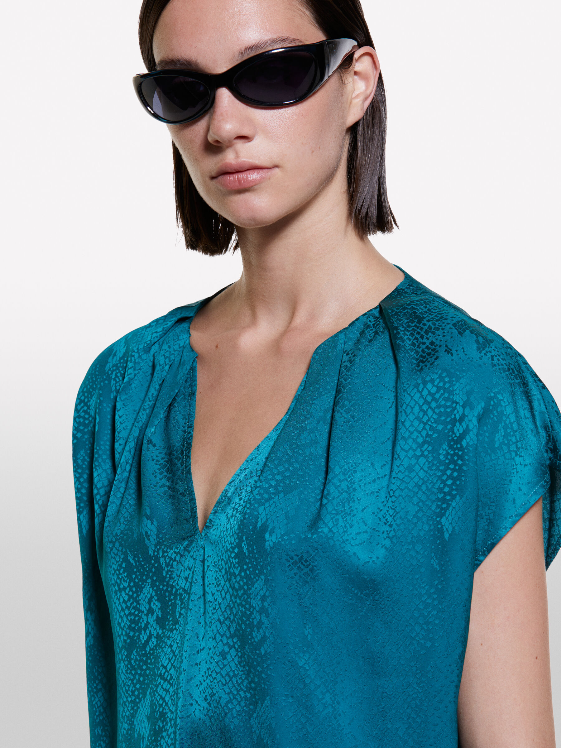 BLOUSE &Gamma;&upsilon;&nu;&alpha;&iota;&kappa;&epsilon;ί&alpha; image number null