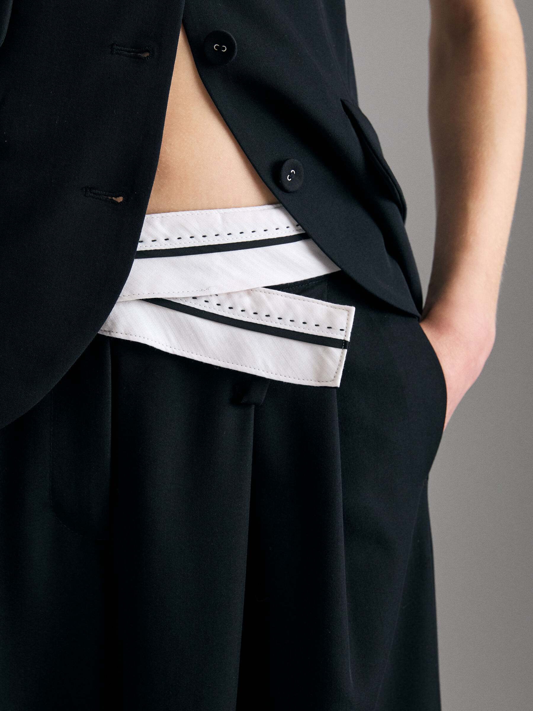 TROUSERS &Gamma;&upsilon;&nu;&alpha;&iota;&kappa;&epsilon;ί&alpha; image number null