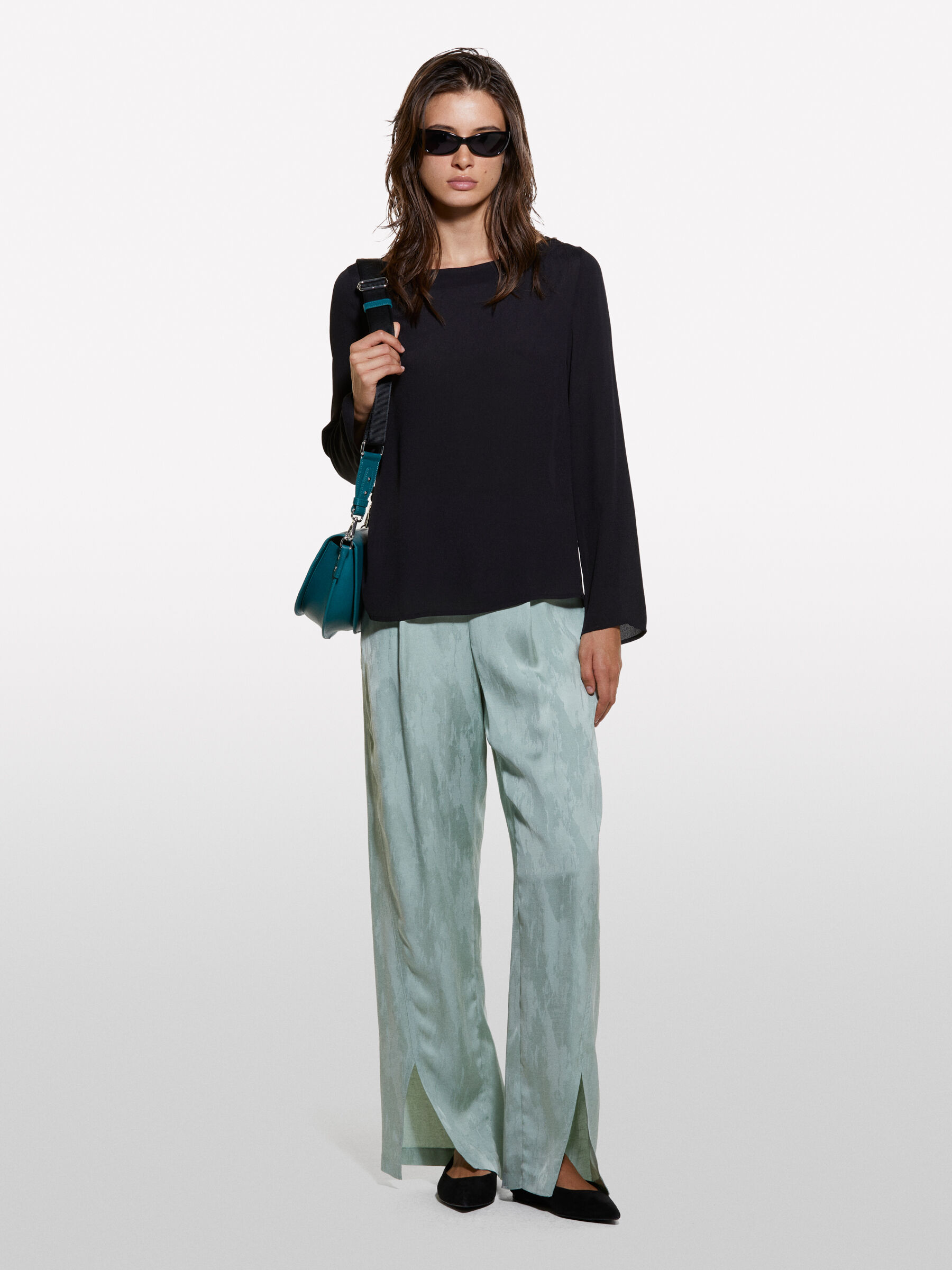 BLOUSE &Gamma;&upsilon;&nu;&alpha;&iota;&kappa;&epsilon;ί&alpha; image number null