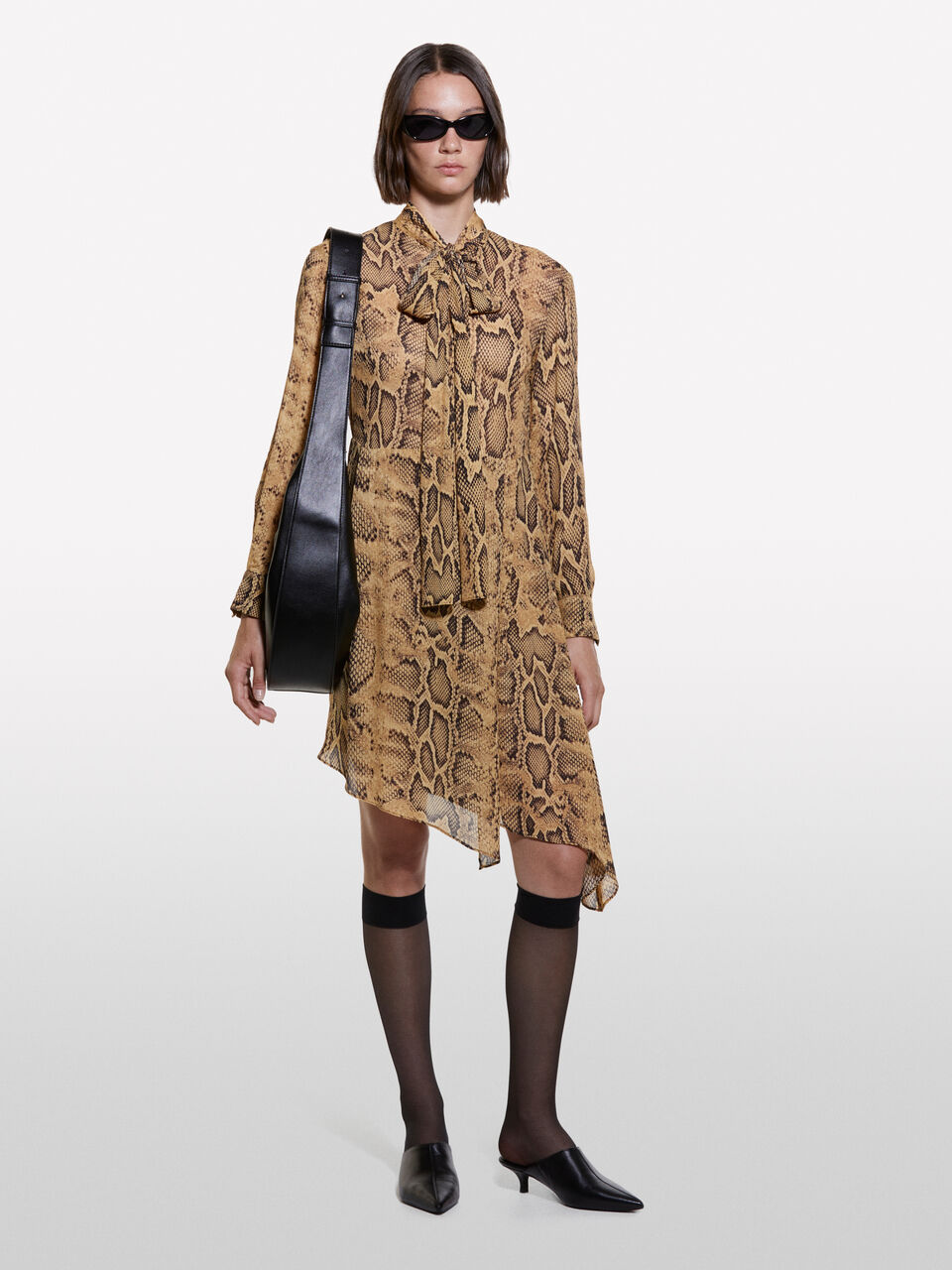 DRESS &Gamma;&upsilon;&nu;&alpha;&iota;&kappa;&epsilon;ί&alpha; image number null