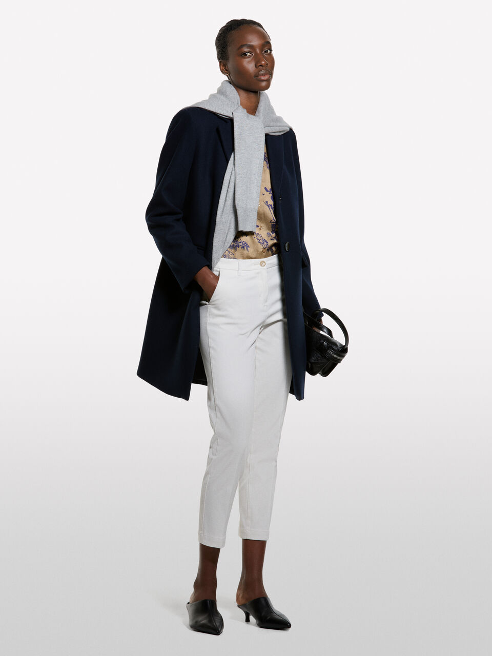 TROUSERS &Gamma;&upsilon;&nu;&alpha;&iota;&kappa;&epsilon;ί&alpha; image number null