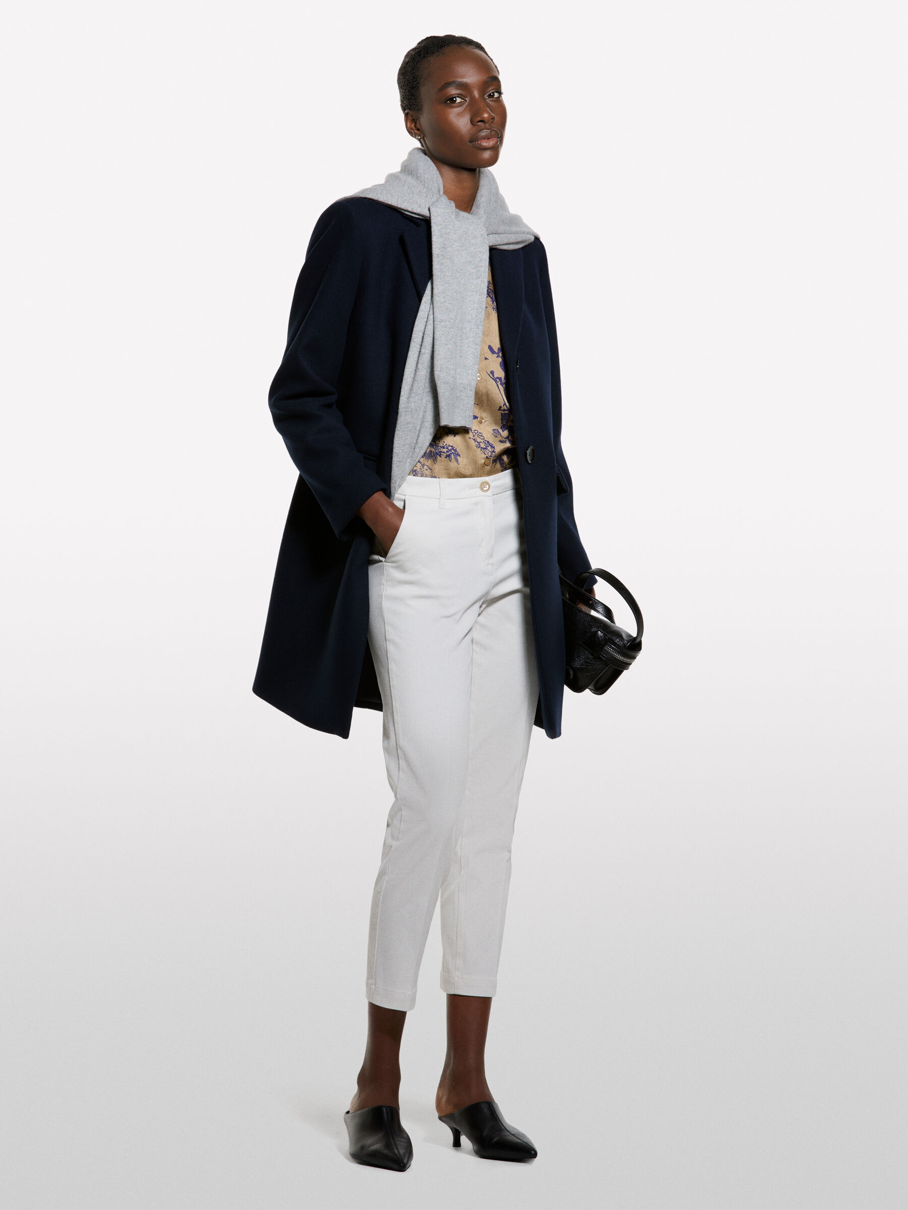 TROUSERS &Gamma;&upsilon;&nu;&alpha;&iota;&kappa;&epsilon;ί&alpha; image number null