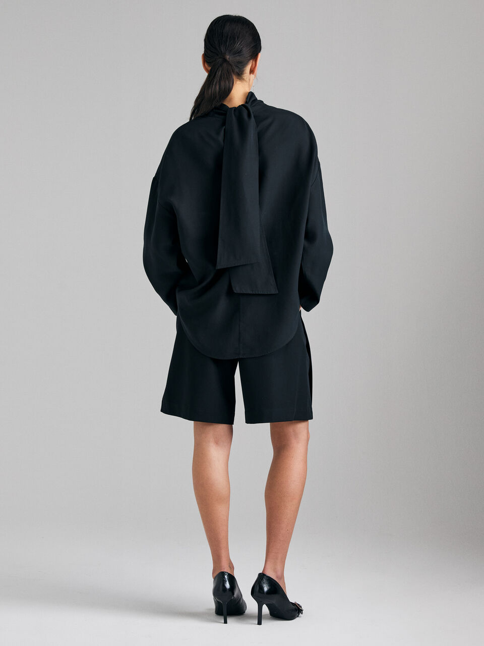 BERMUDA &Gamma;&upsilon;&nu;&alpha;&iota;&kappa;&epsilon;ί&alpha; image number null