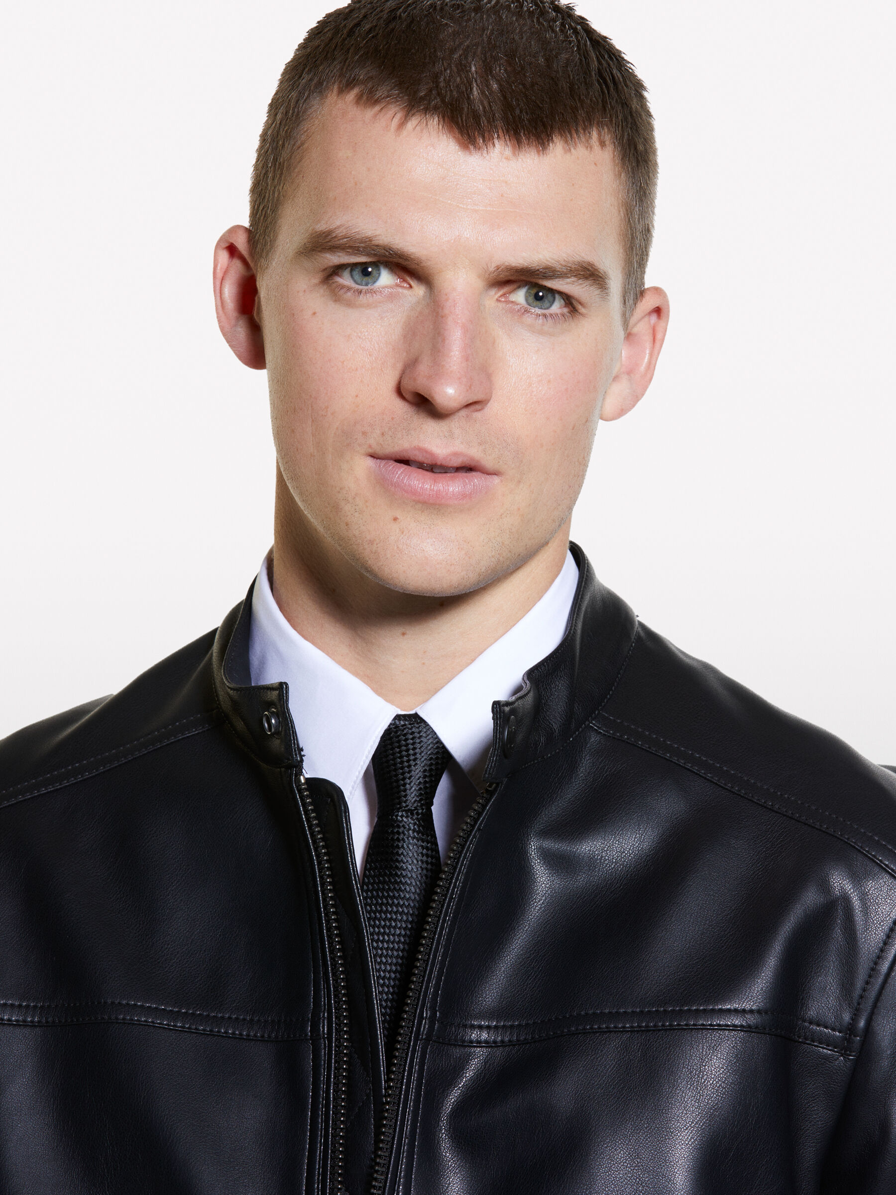 TIE &Alpha;&nu;&delta;&rho;&iota;&kappa;ά image number null