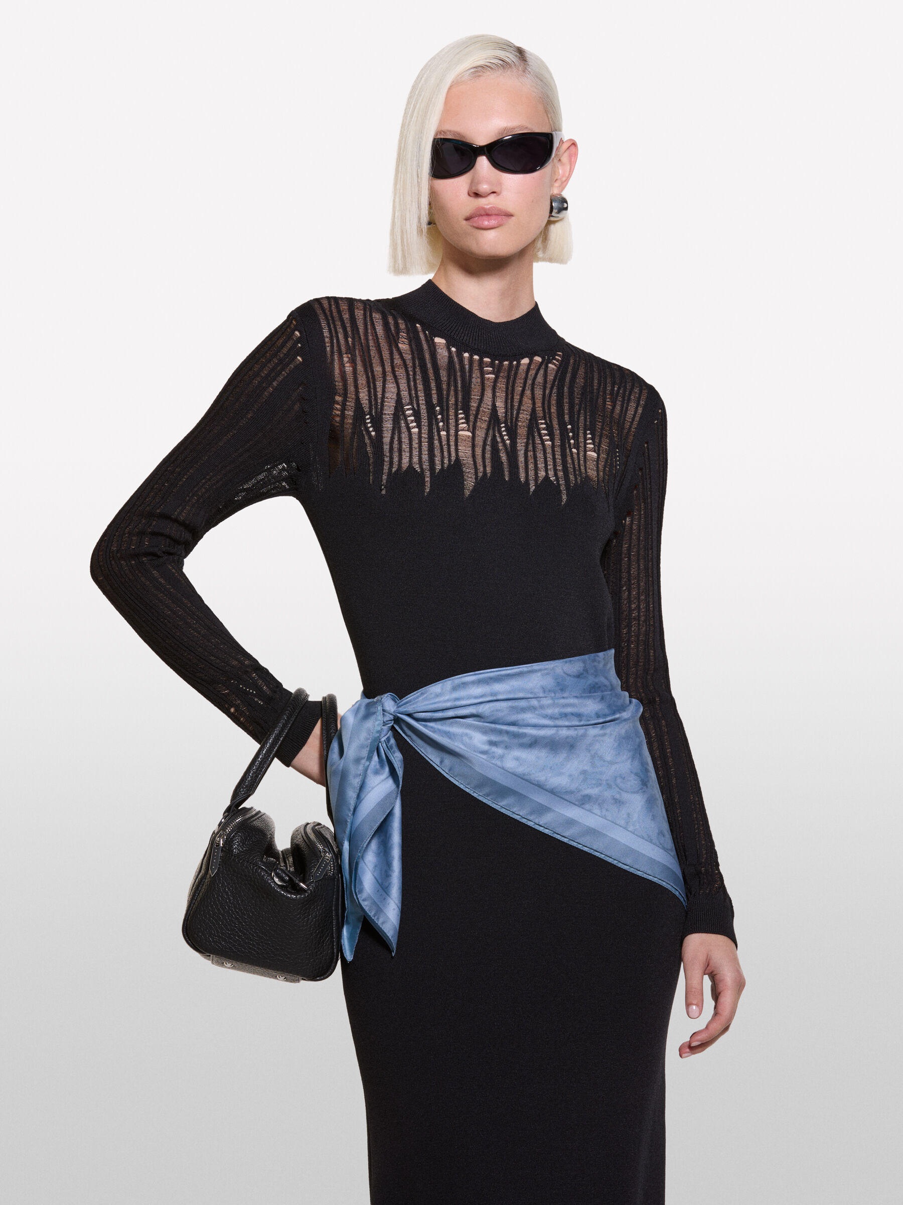 SQUARE SCARF &Gamma;&upsilon;&nu;&alpha;&iota;&kappa;&epsilon;ί&alpha; image number null