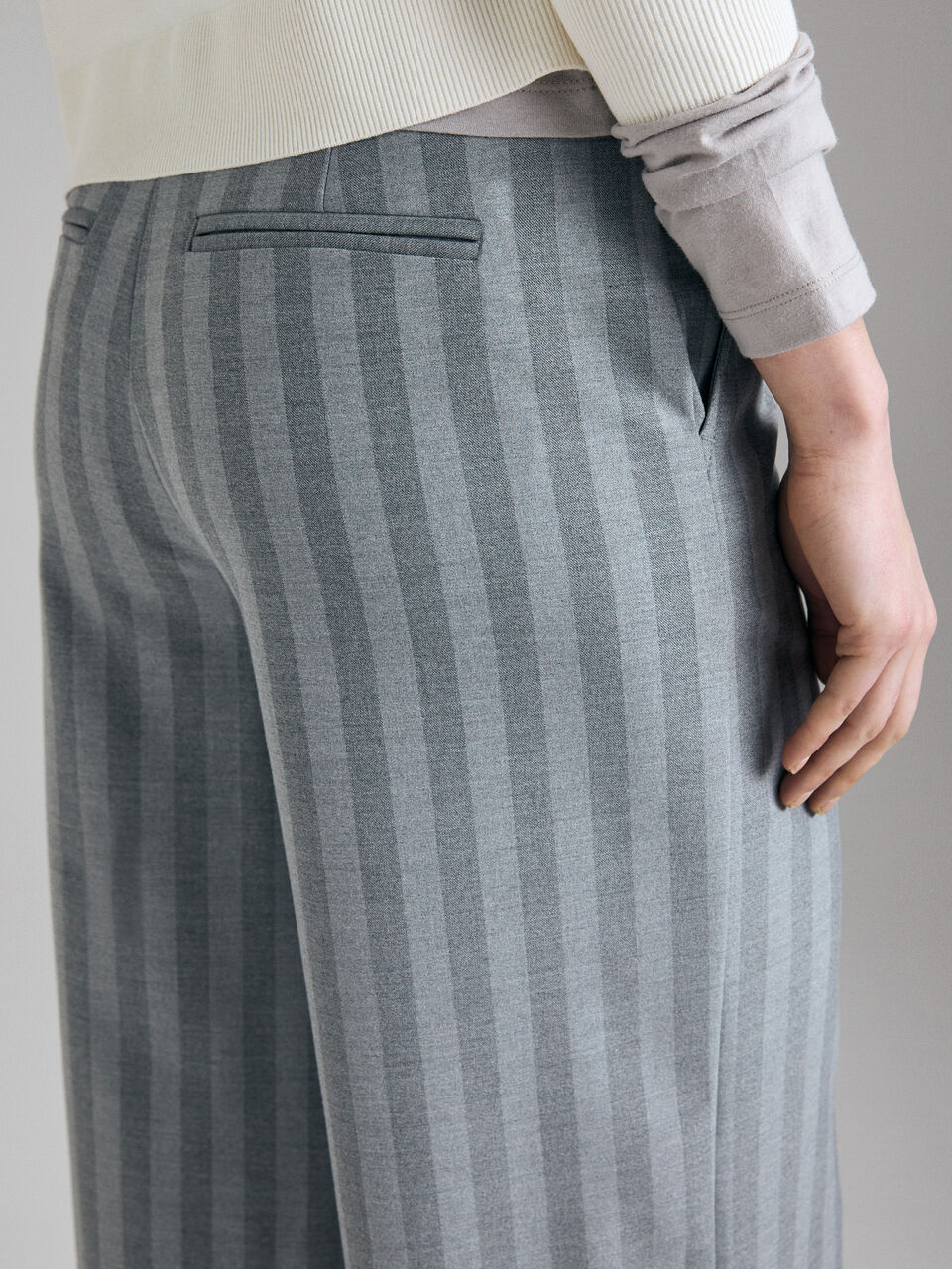 TROUSERS &Gamma;&upsilon;&nu;&alpha;&iota;&kappa;&epsilon;ί&alpha; image number null