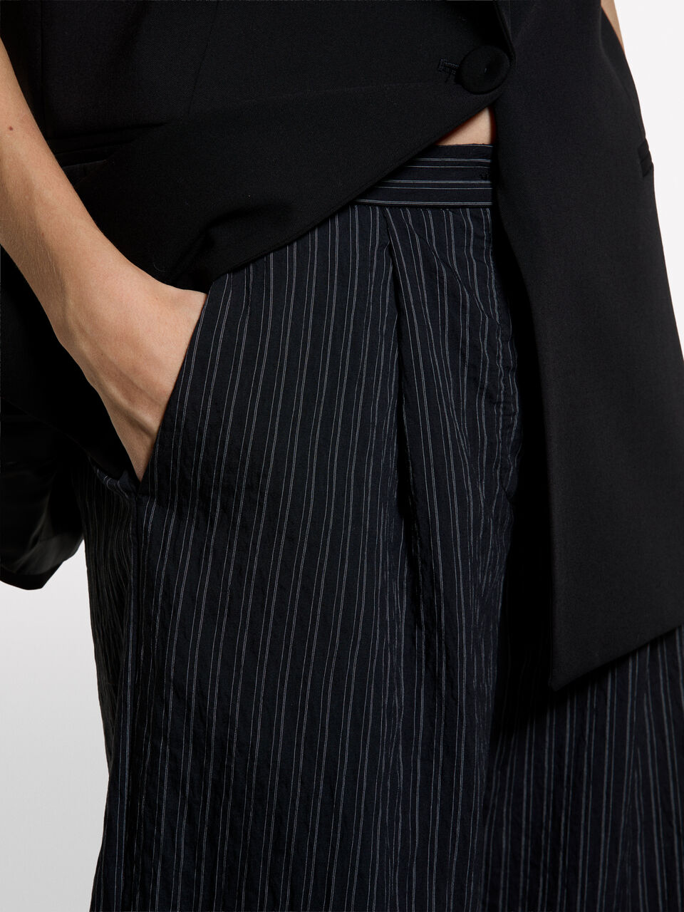 BERMUDA &Gamma;&upsilon;&nu;&alpha;&iota;&kappa;&epsilon;ί&alpha; image number null