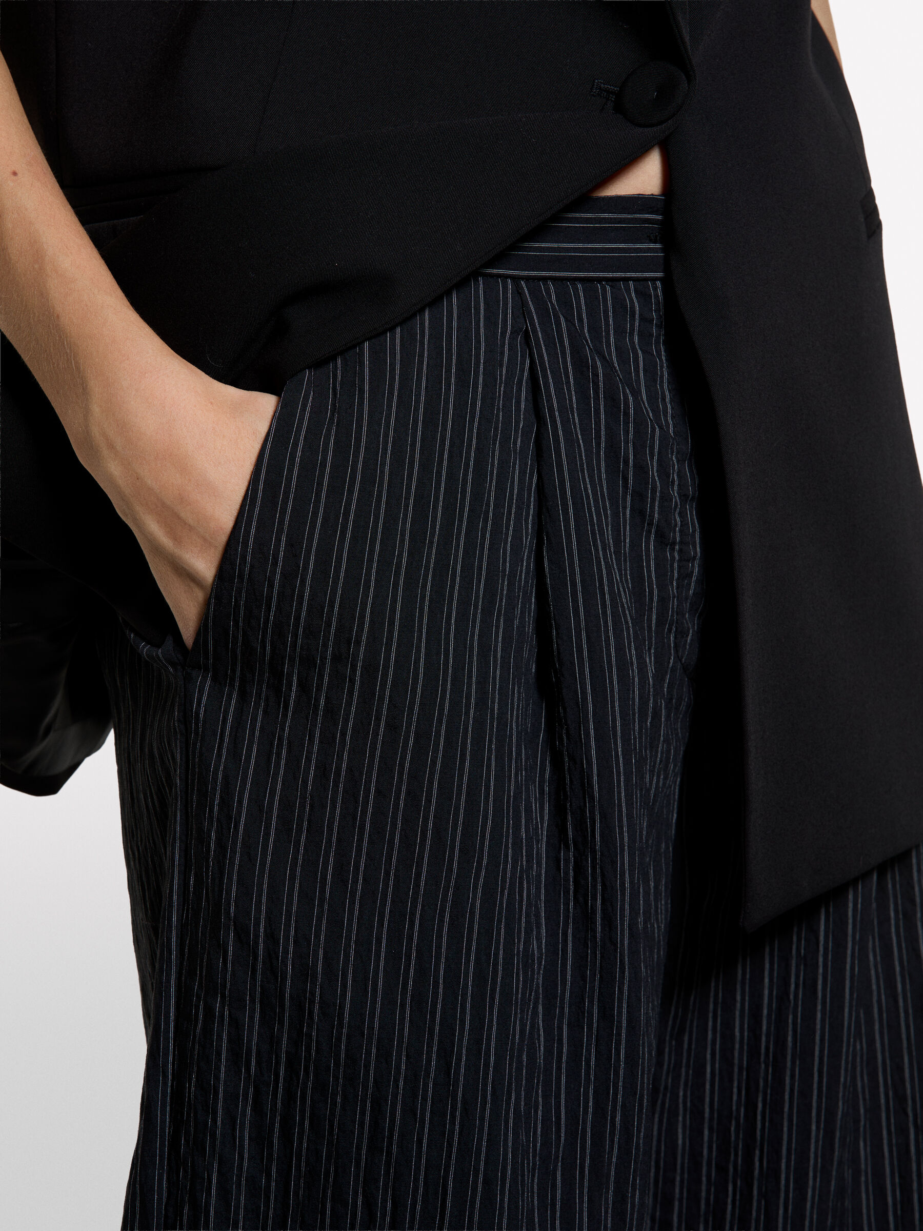 BERMUDA &Gamma;&upsilon;&nu;&alpha;&iota;&kappa;&epsilon;ί&alpha; image number null