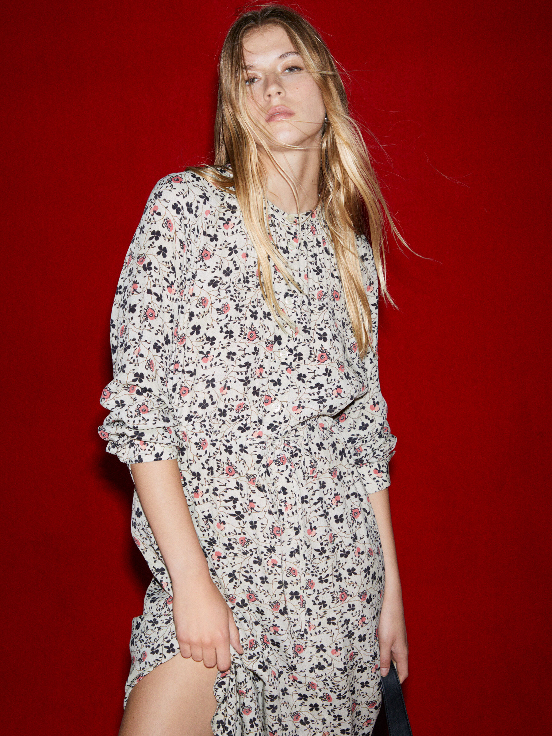 DRESS &Gamma;&upsilon;&nu;&alpha;&iota;&kappa;&epsilon;ί&alpha; image number null