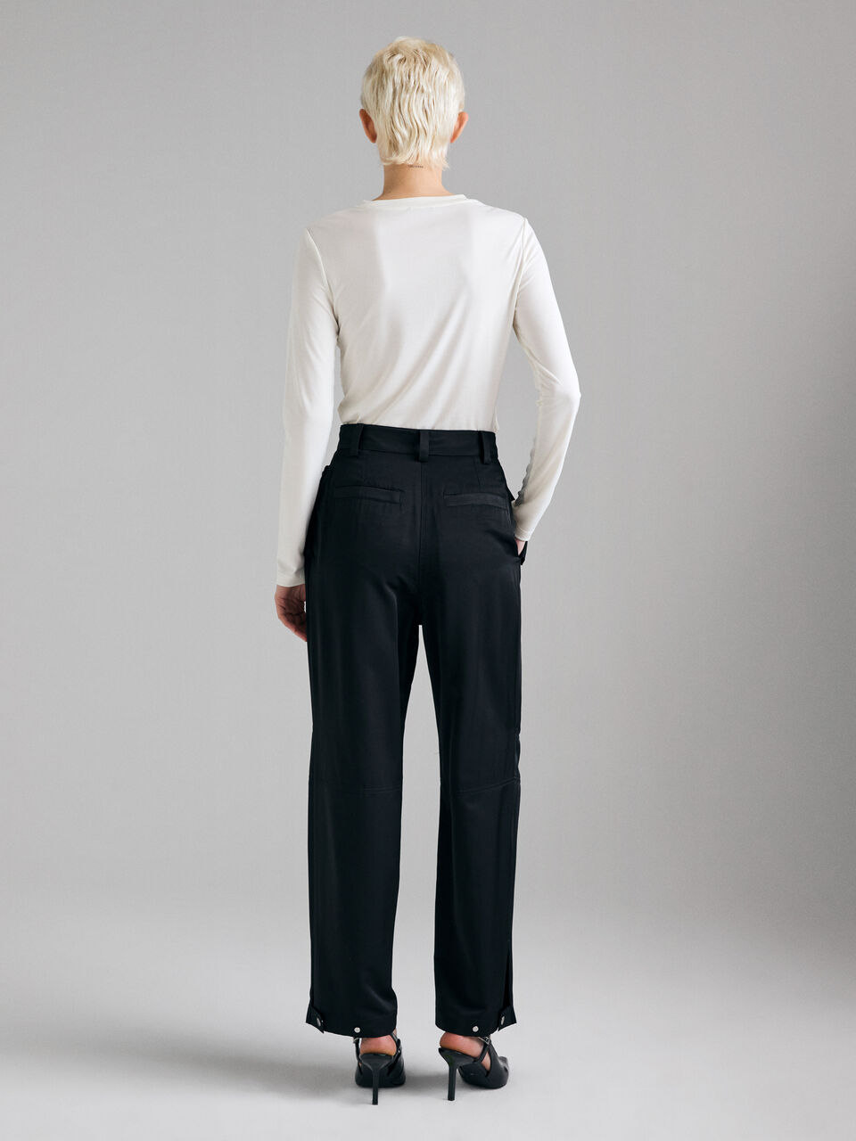 TROUSERS &Gamma;&upsilon;&nu;&alpha;&iota;&kappa;&epsilon;ί&alpha; image number null