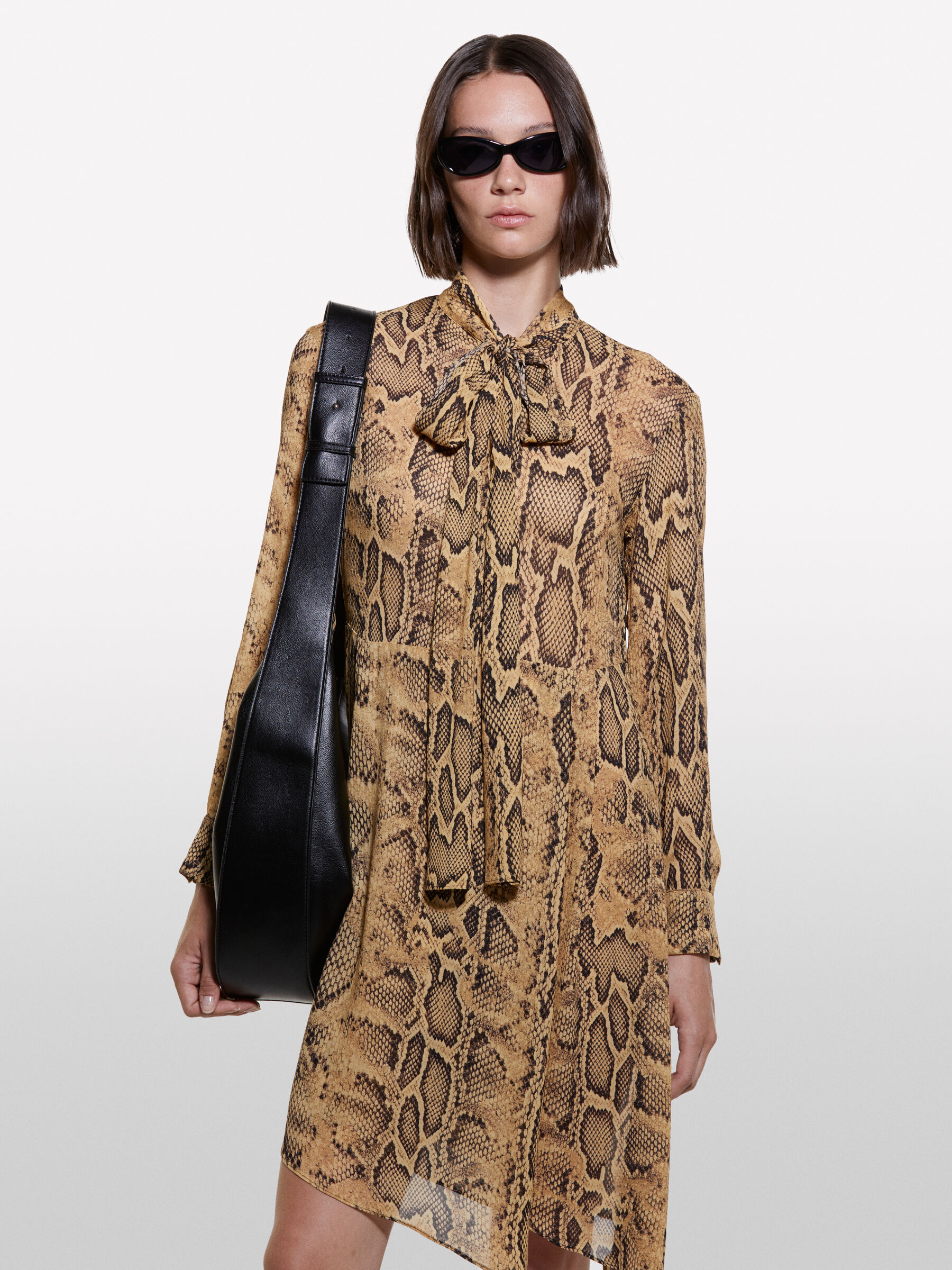 DRESS &Gamma;&upsilon;&nu;&alpha;&iota;&kappa;&epsilon;ί&alpha; image number null